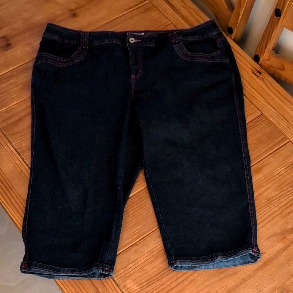 Cato Woman  Medium Wash Blue Jean Capris W/ Pink Stitching , Size 24W